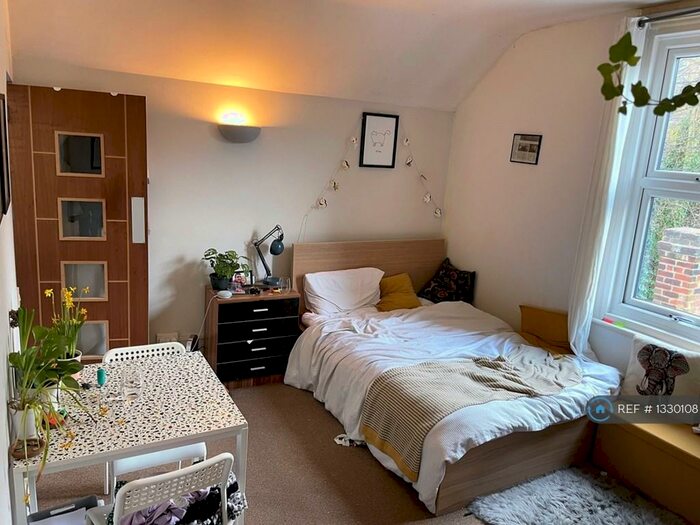 1 Bedroom Flat To Rent In The Old Vicarage, Sheffield, S6