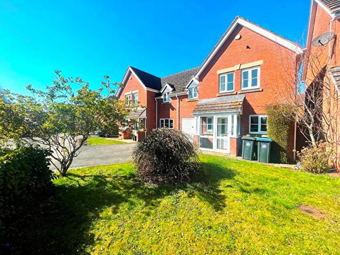 3 Bedroom Semi-Detached House For Sale In Priors Grange, Salford Priors, WR11