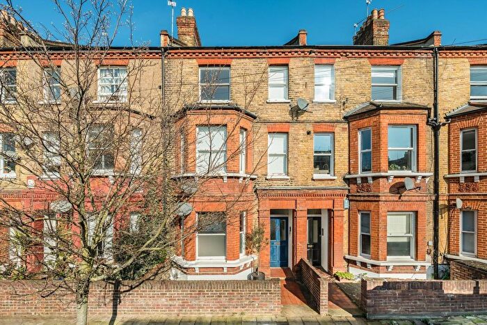 2 Bedroom Flat For Sale In South Island Place, Stockwell, SW9