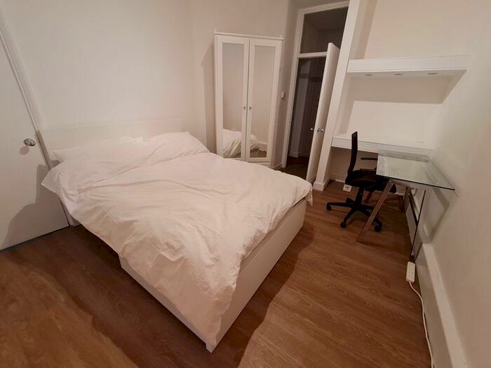 2 Bedroom Flat To Rent In Cranley Buildings, Brooke's Market, London, EC1N