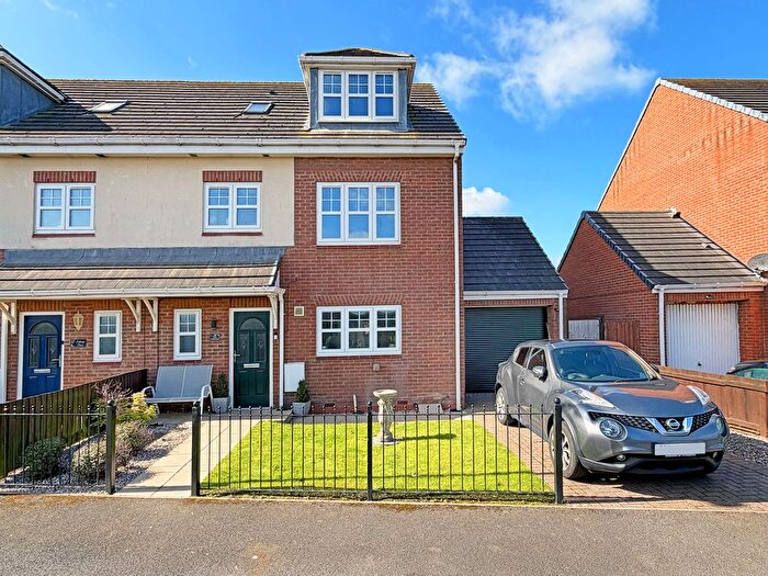 4 Bedroom Semi Detached House For Sale In Sidings Close, Hartlepool, TS24