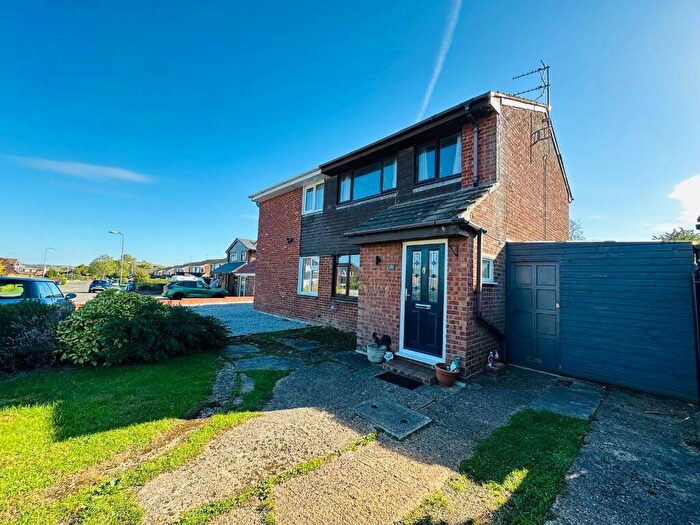 3 Bedroom Semi-Detached House For Sale In Glebe Road, Deanshanger, MK19