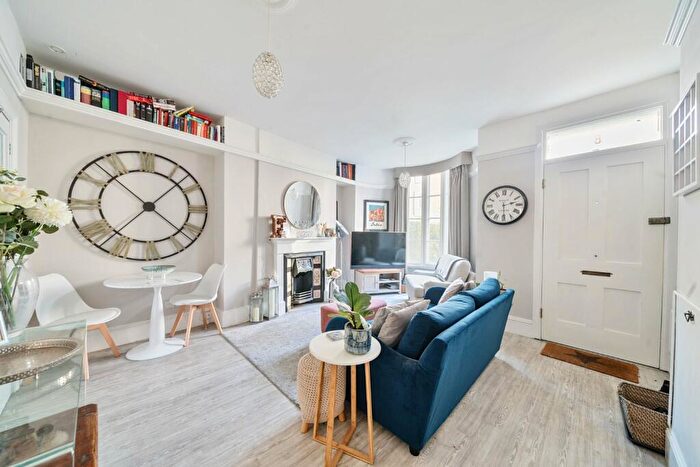 1 Bedroom Flat For Sale In Eastgate Street, Winchester, Hampshire, SO23