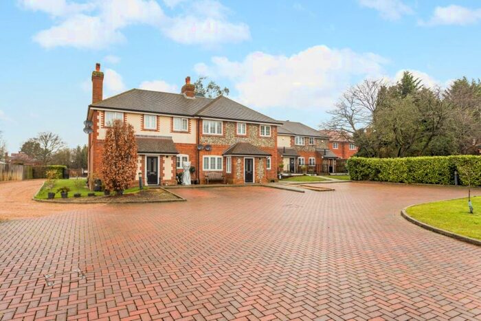 2 Bedroom Apartment To Rent In North Street Winkfield, SL4