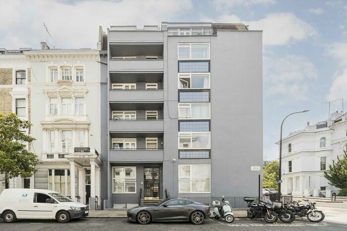 2 Bedroom Flat To Rent In Arundel Gardens, London, W11