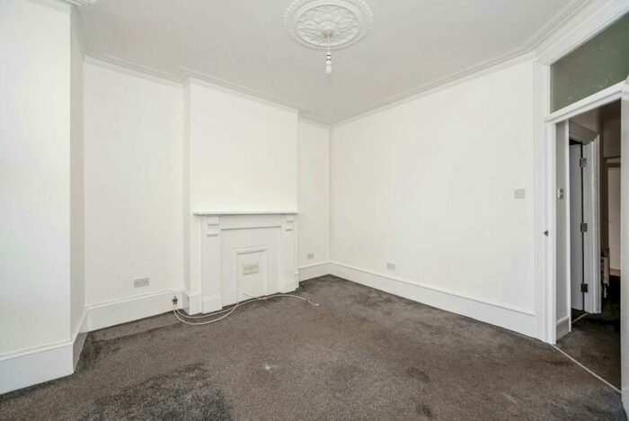 1 Bedroom Flat To Rent In Leahurst Road, SE13