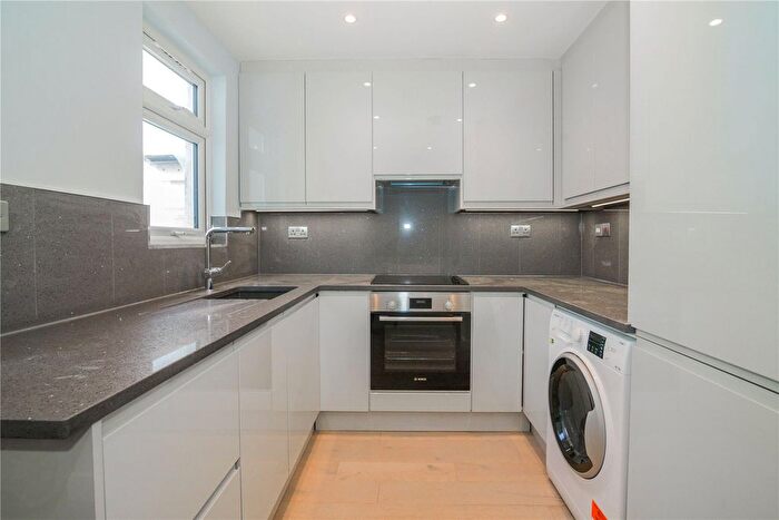 2 Bedroom Flat To Rent In Waldegrave Road, Teddington, TW11