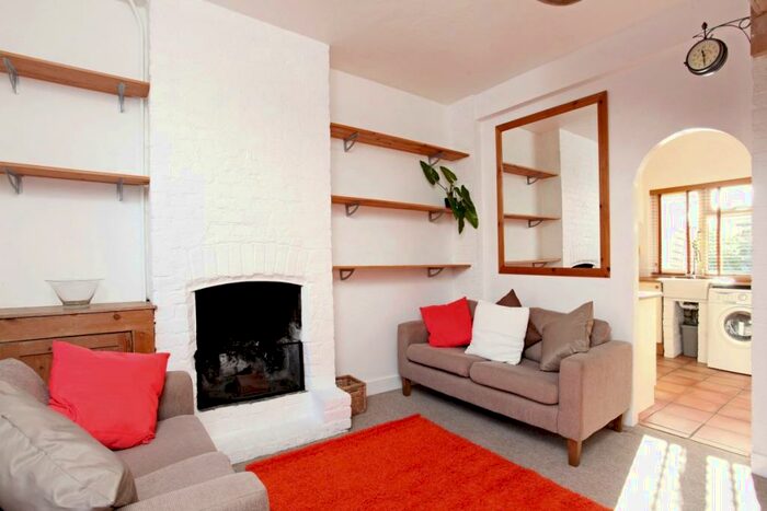 2 Bedroom Cottage To Rent In Duke Street Windsor, SL4