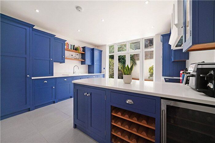 2 Bedroom Detached House For Sale In Camberwell New Road, London, SE5