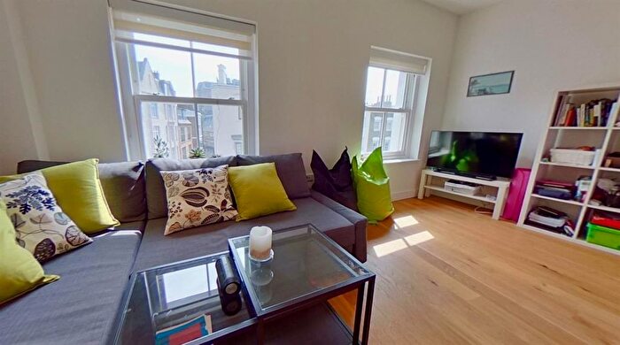 1 Bedroom Flat To Rent In Thayer Street, London, W1U