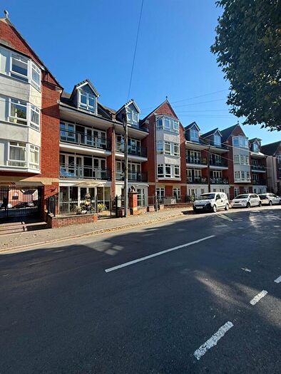 2 Bedroom Flat For Sale In Station Road, Shirehampton, Bristol, BS11