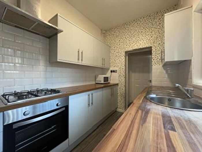 4 Bedroom End Of Terrace House To Rent In Harold Road, Birmingham, B16