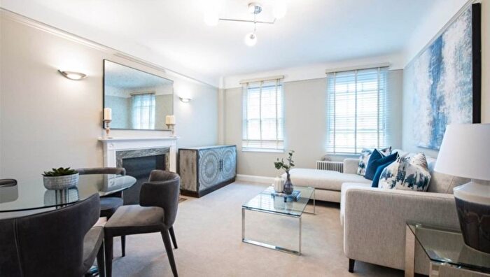 2 Bedroom Flat To Rent In Fulham Road, Chelsea, SW3
