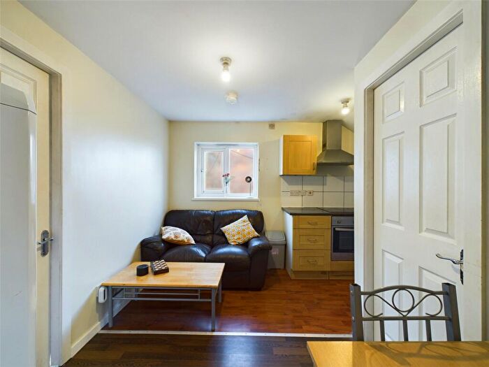 2 Bedroom Apartment To Rent In East Road, Longsight, ManchesterFlat, E, M12