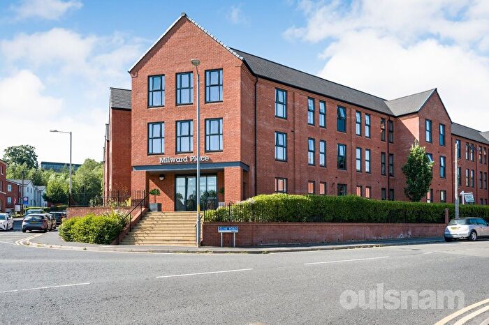 2 Bedroom Flat For Sale In Clive Road, Redditch, Worcestershire, B97
