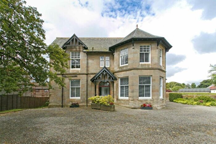3 Bedroom Apartment To Rent In Barrmill Road, Beith, KA15