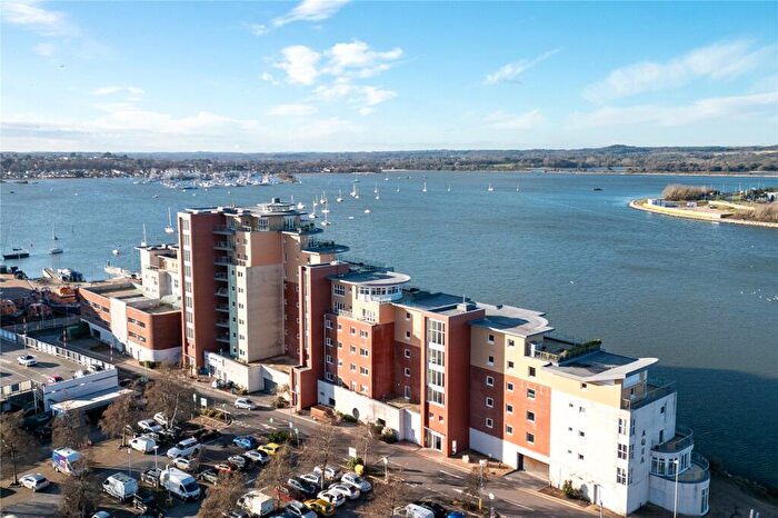 2 Bedroom Apartment For Sale In Lifeboat Quay, Poole, Dorset, BH15