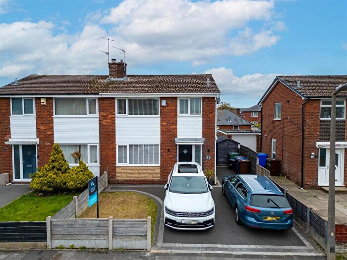 3 Bedroom Semi-Detached House For Sale In Fernview Drive, Ramsbottom, Bury, BL0
