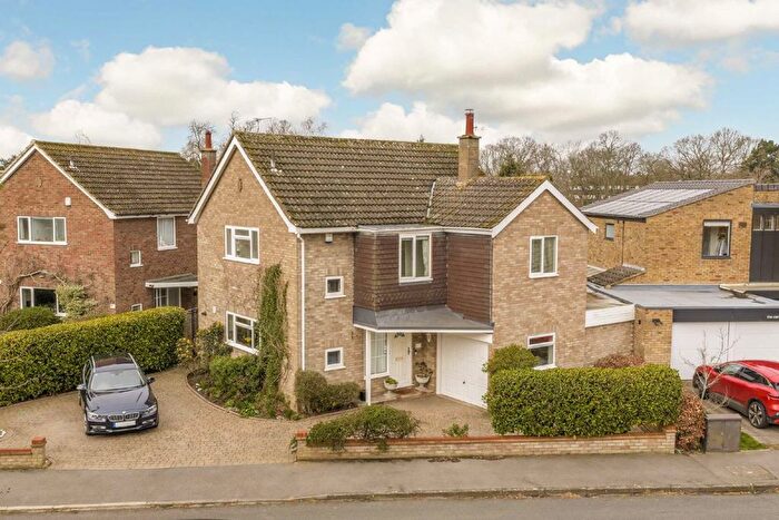 5 Bedroom Detached House For Sale In Kenton Avenue, Lower Sunbury, TW16