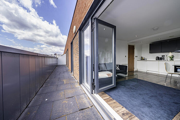 2 Bedroom Apartment To Rent In Madison House, Wrentham Street, B5