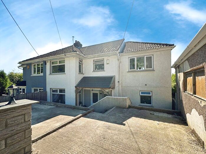 4 Bedroom Semi-Detached House For Sale In Derllwyn Road, Tondu, CF32