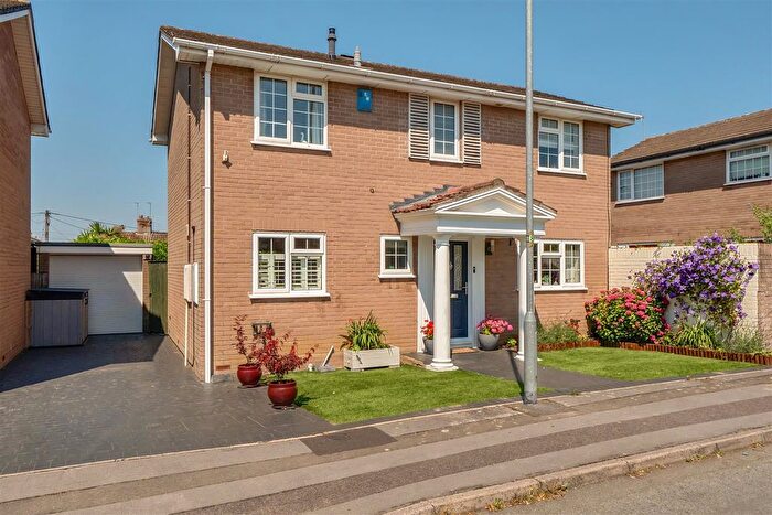 4 Bedroom Detached House For Sale In Footshill Close, Hanham, Bristol, BS15