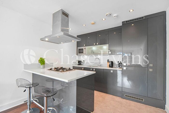 2 Bedroom Flat For Sale In Plumbers Row, Aldgate, London, E1