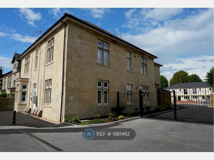 2 Bedroom Flat To Rent In Bradford Road, Trowbridge, BA14
