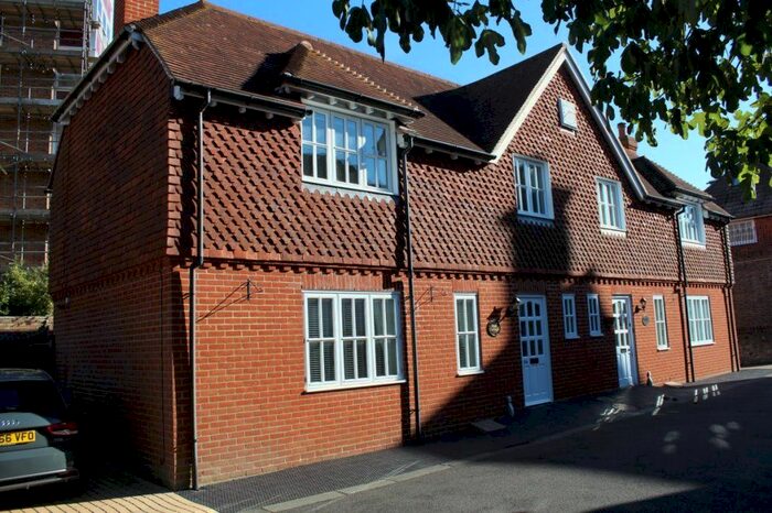 2 Bedroom Cottage To Rent In De Walden Mews, Meads Road, Eastbourne, BN20