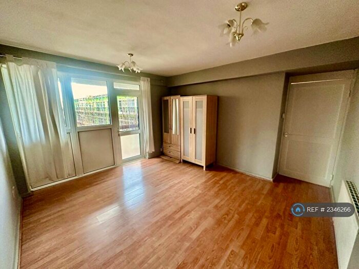 1 Bedroom Flat To Rent In Tissington Court, London, SE16