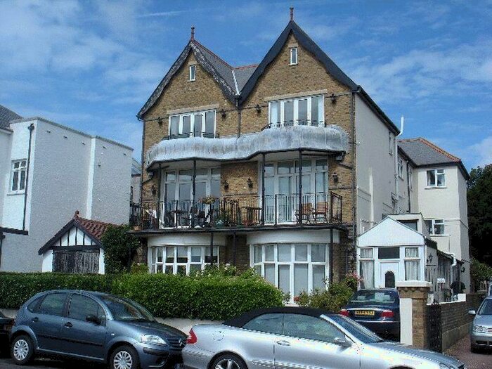 2 Bedroom Apartment To Rent In Clifftown Parade, Southend-On-Sea, SS1