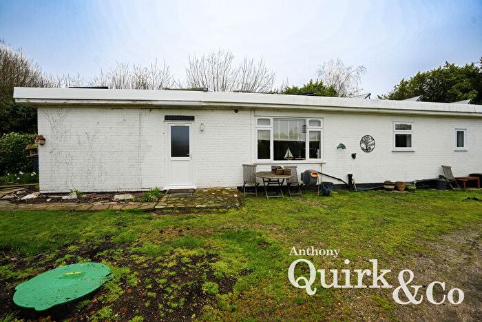 2 Bedroom Bungalow To Rent In Hall Road, Rochford, SS4