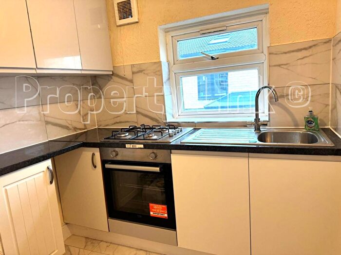 3 Bedroom Terraced House To Rent In Wallwood Road, Leytonstone, E11