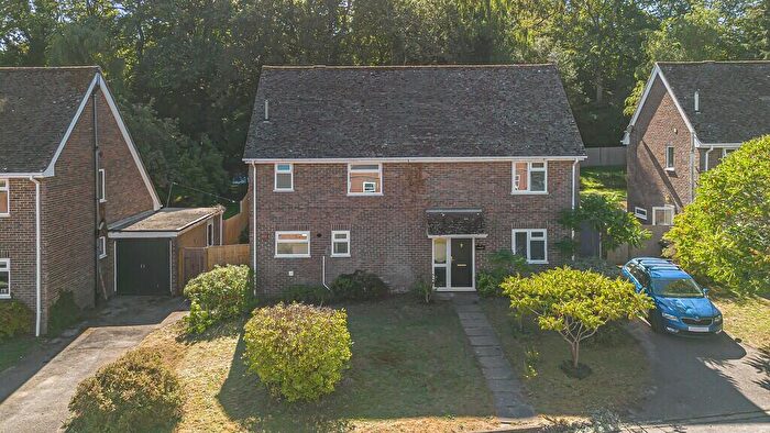 4 Bedroom Detached House To Rent In Bridewell Close, Wormley, GU8
