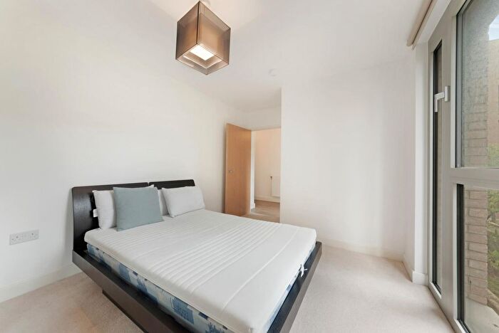 1 Bedroom Flat To Rent In Parkside Court, Waterside Park, London, E16