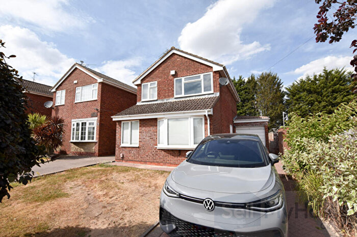 3 Bedroom Detached House For Sale In Radnor Drive, Nuneaton, Warwickshire, CV10