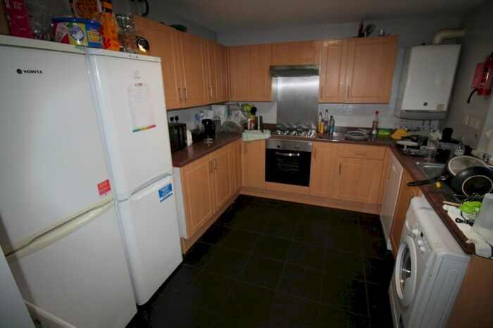 6 Bedroom Terraced House To Rent In Churchill Gardens, Jesmond, NE2