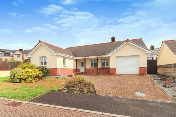 3 Bedroom Bungalow To Rent In Trewyn Park, Holsworthy, EX22
