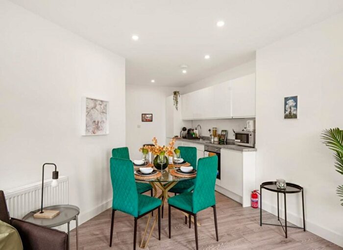 1 Bedroom Flat To Rent In Watling Avenue, Burnt Oak, Edgware, HA8