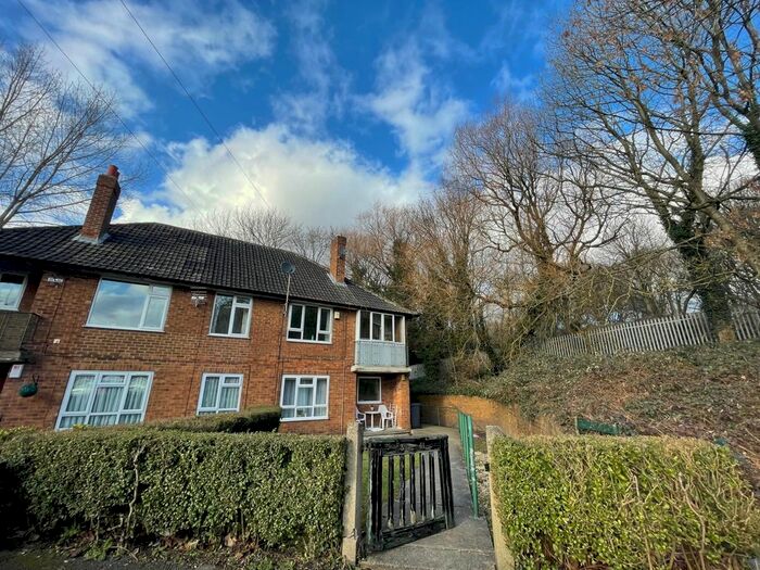 2 Bedroom Flat To Rent In Kepstorn Close, Leeds LS5