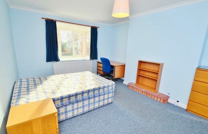 4 Bedroom Terraced House To Rent In Southampton, SO15