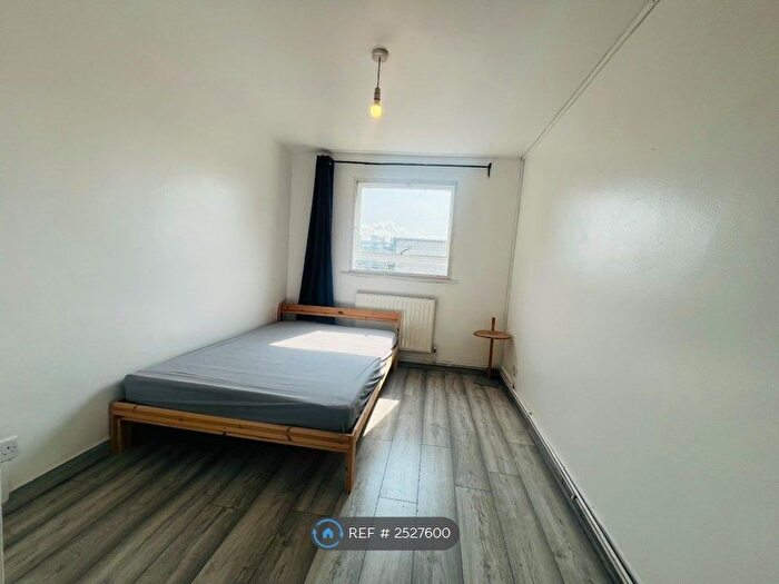 3 Bedroom Flat To Rent In Lois Court, London, N17