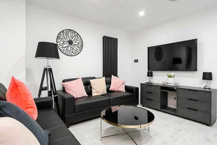 6 Bedroom House To Rent In Picton Road, Liverpool, L15