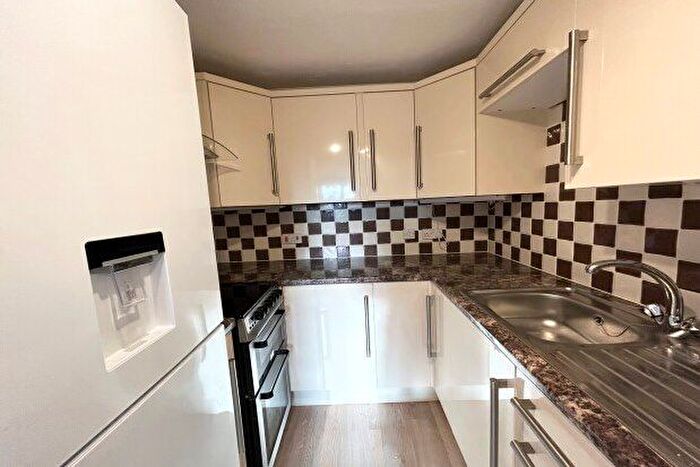 1 Bedroom Property To Rent In Mawney Road, Romford, RM7
