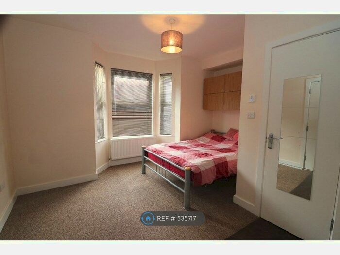 Studio To Rent In Dallow Road, Luton, LU1