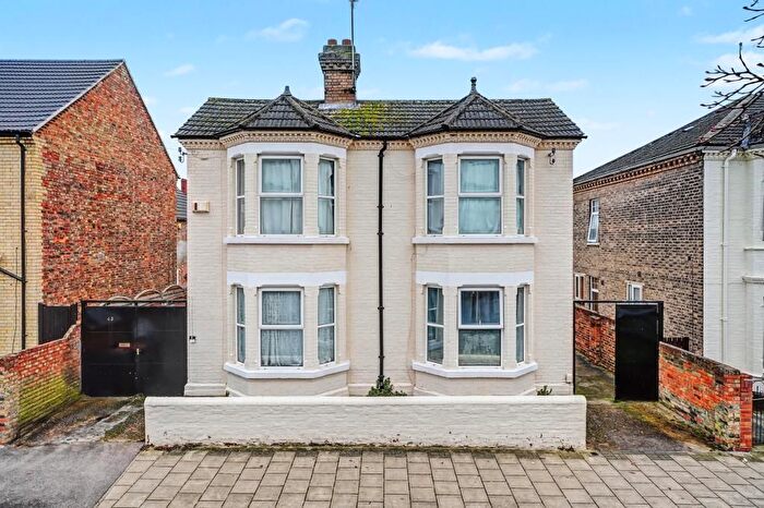 8 Bedroom Detached House For Sale In Spenser Road, Bedford, Bedfordshire, MK40