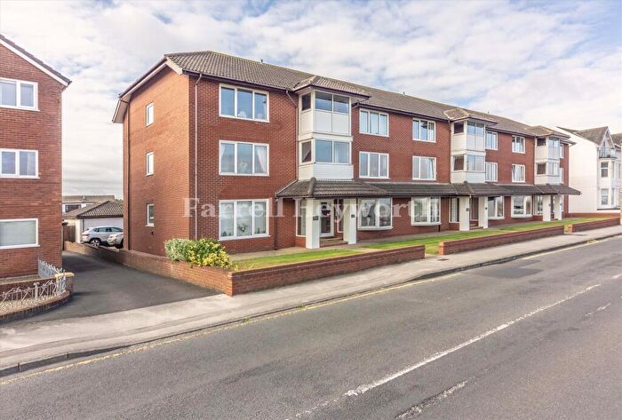2 Bedroom Flat For Sale In The Esplanade, Knott End On Sea, Poulton Le Fylde, FY6