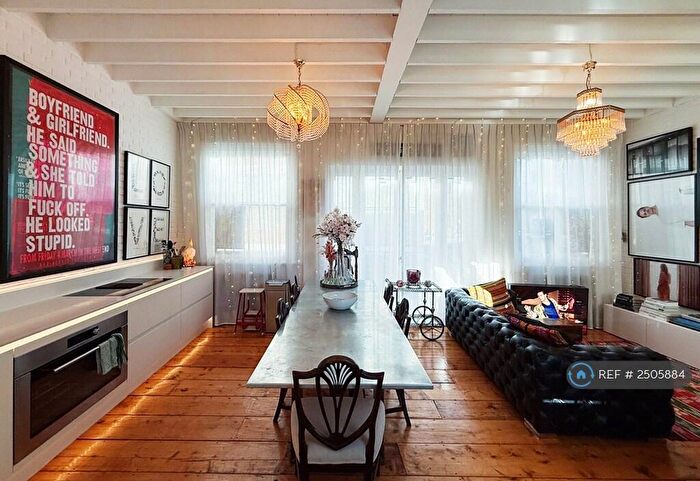 3 Bedroom Flat To Rent In Bentley Road, London, N1