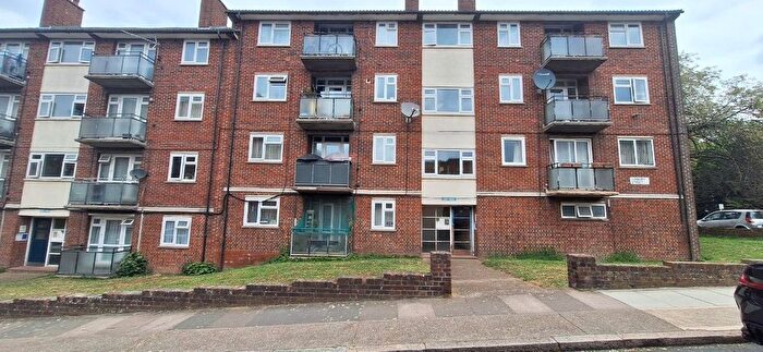 2 Bedroom Flat For Sale In Sunbury Street, Woolwich, SE18