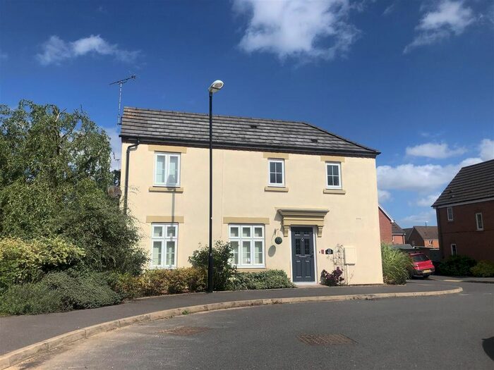 3 Bedroom End Of Terrace House To Rent In Mohawk Bend, Coventry, CV4